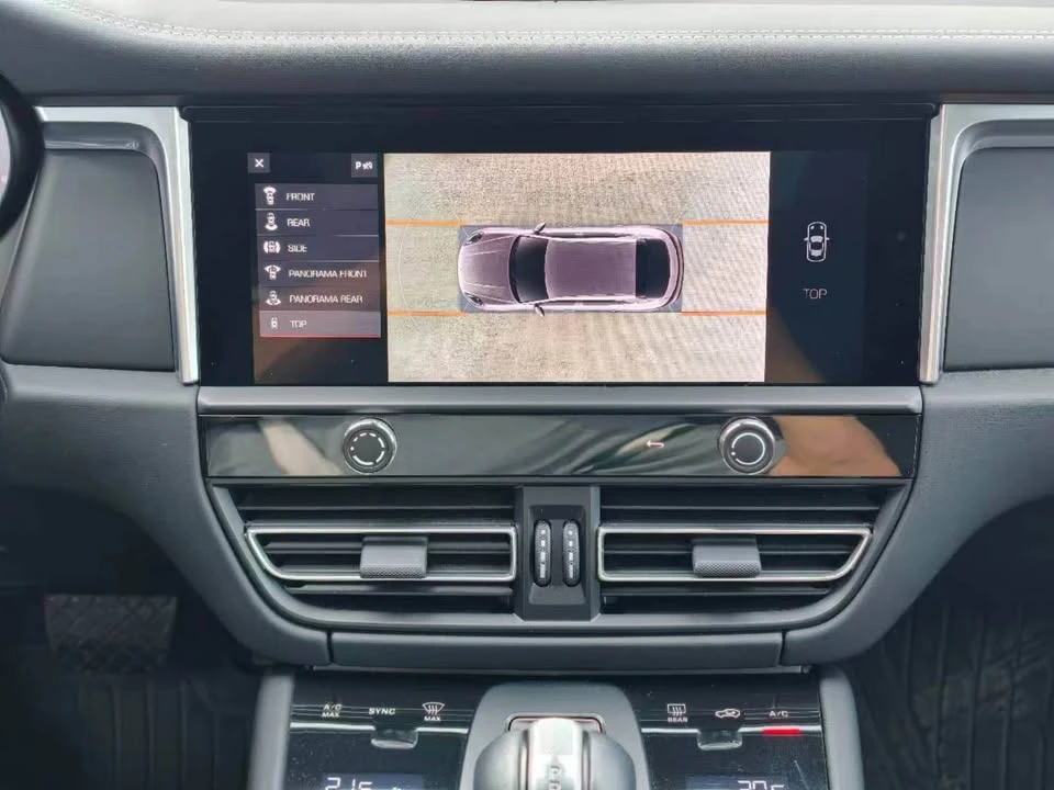 2023 Porsche Macan - Image 16 of 20