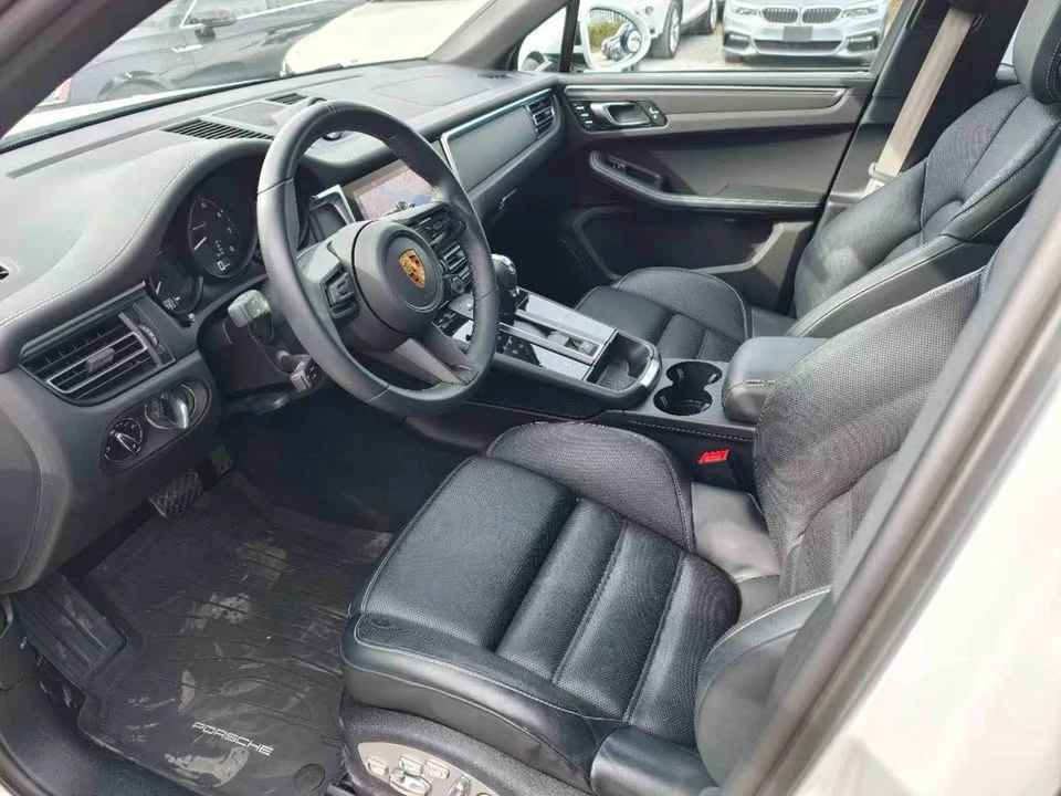 2023 Porsche Macan - Image 9 of 20