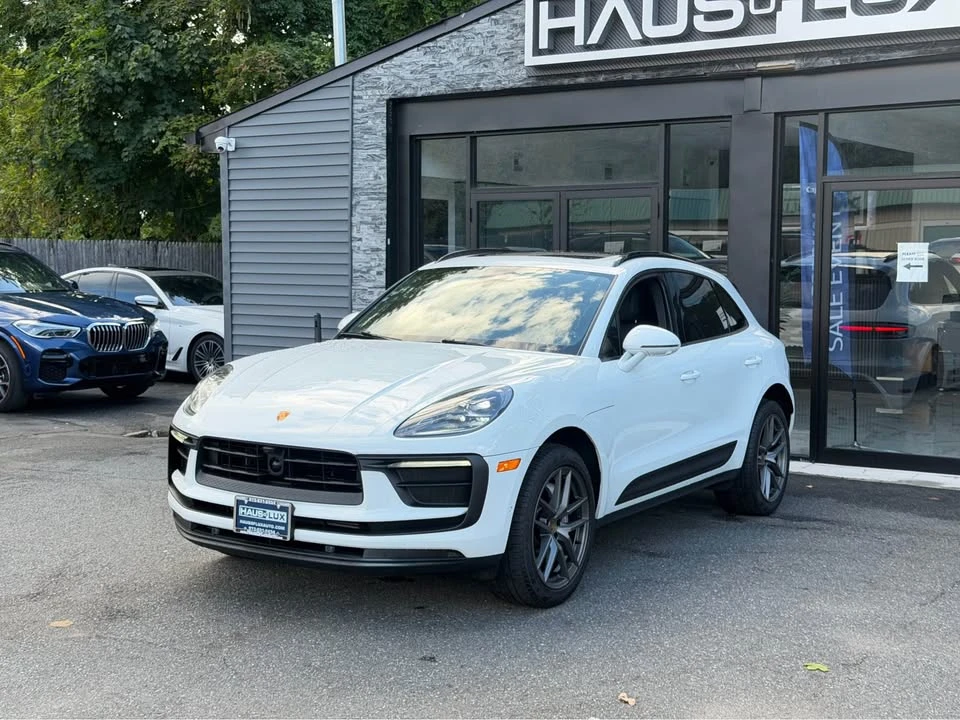 2023 Porsche Macan - Image 4 of 20