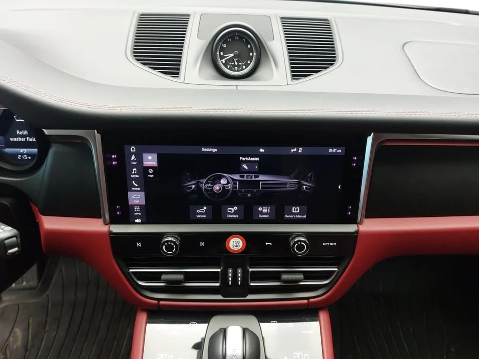 2023 Porsche Macan - Image 10 of 10