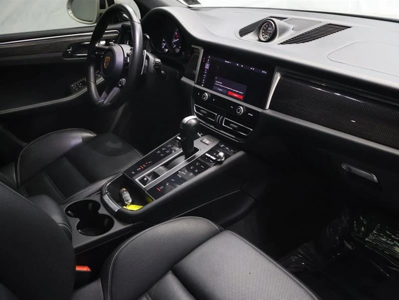 2023 Porsche Macan - Image 9 of 19