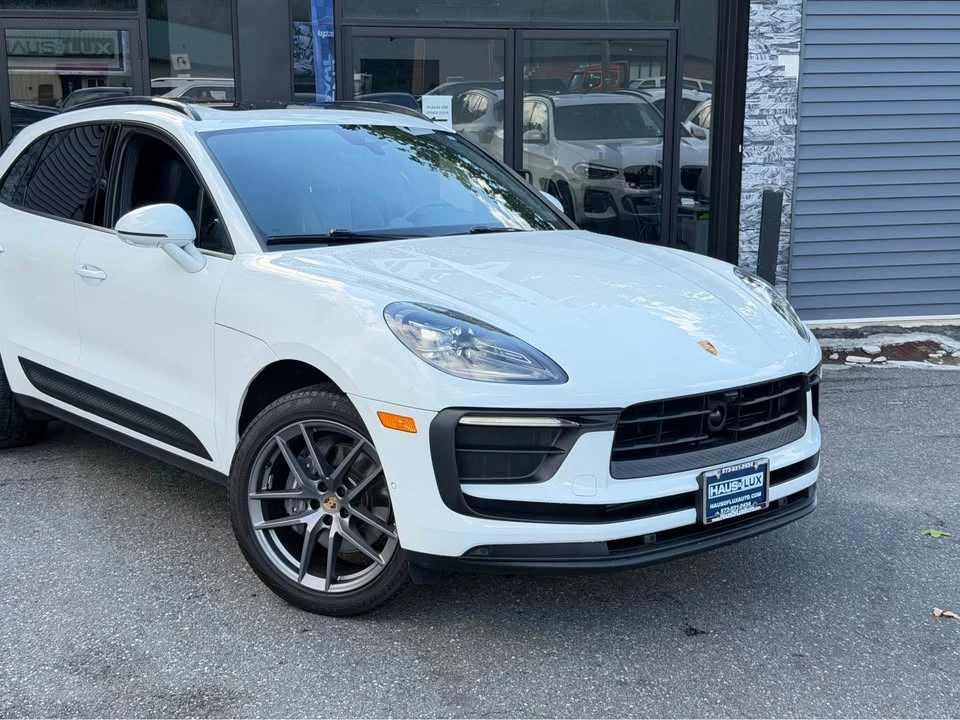 2023 Porsche Macan - Image 3 of 20