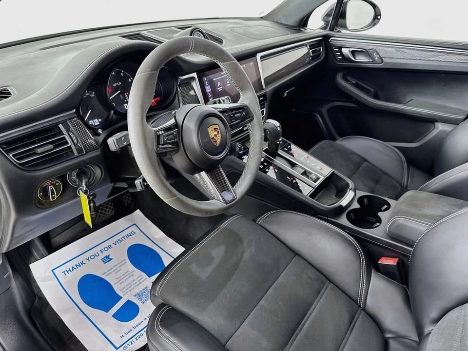 2023 Porsche Macan - Image 7 of 12