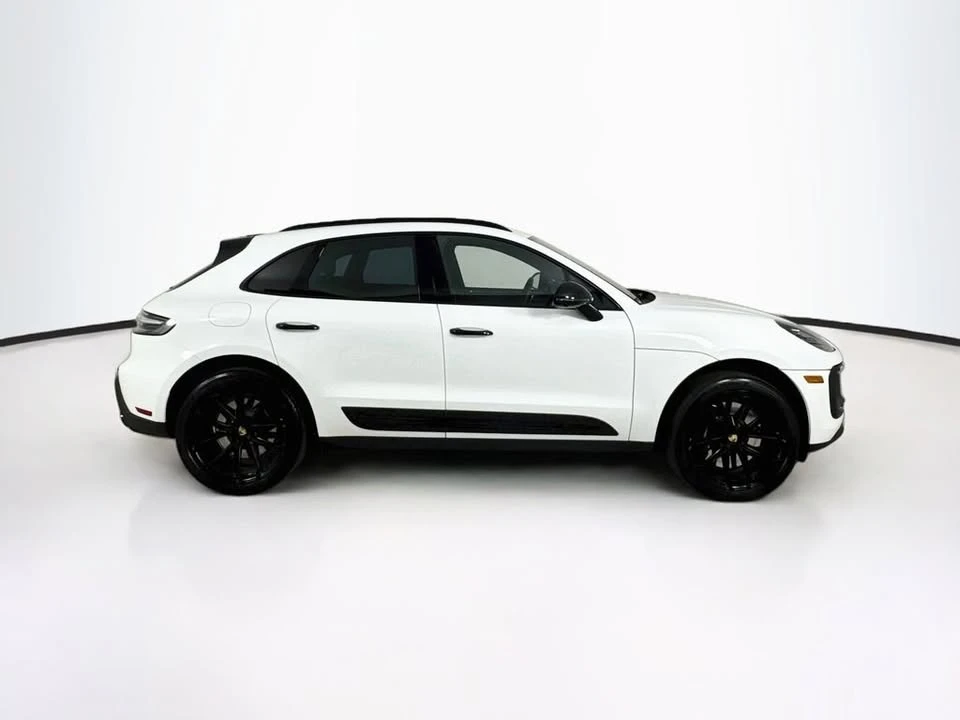 2023 Porsche Macan - Image 8 of 12