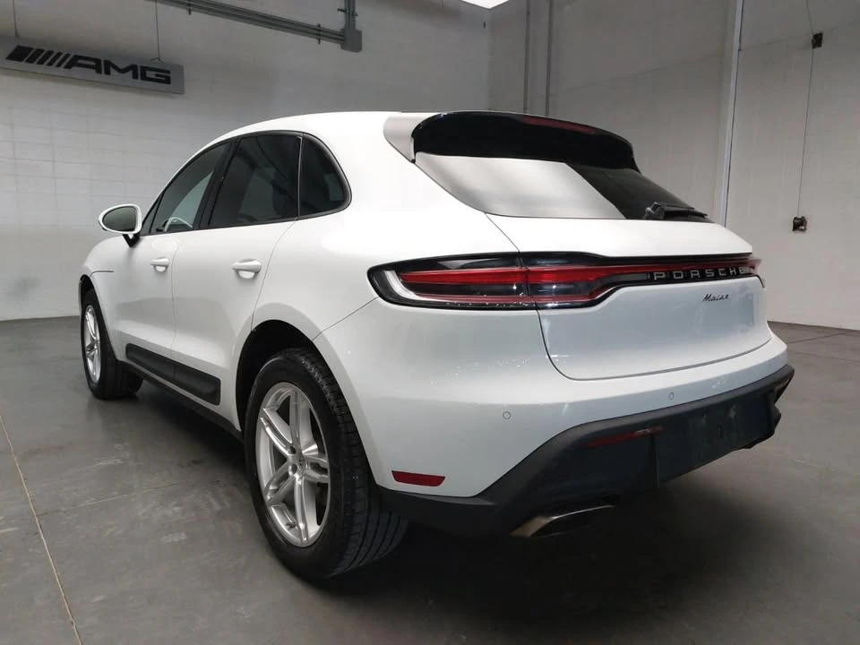 2023 Porsche Macan - Image 3 of 10