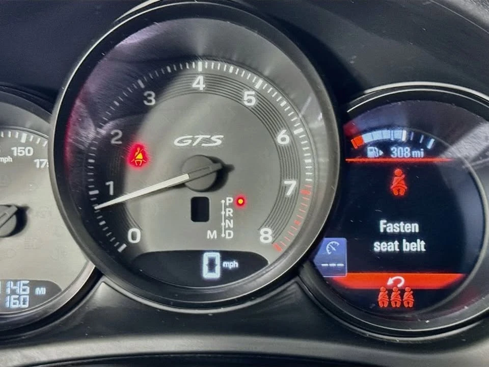 2023 Porsche Macan - Image 6 of 12