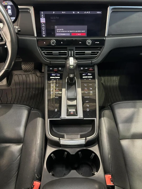 2023 Porsche Macan - Image 3 of 20