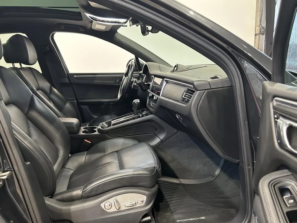 2023 Porsche Macan - Image 9 of 20