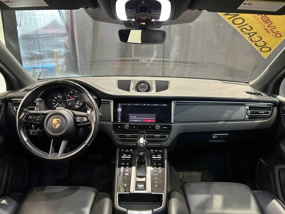 2023 Porsche Macan - Image 13 of 20