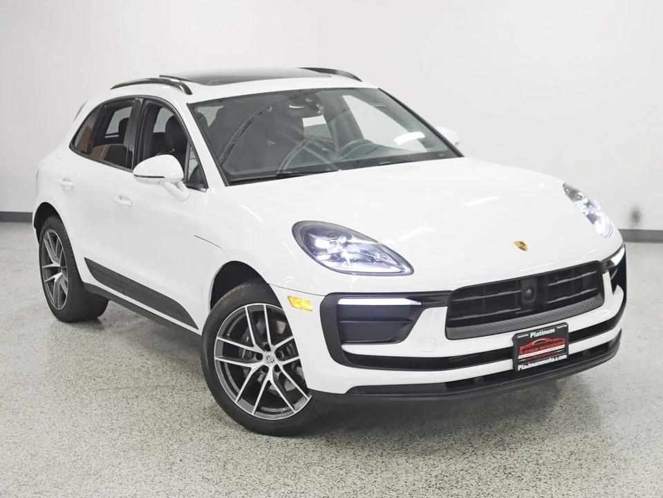 2023 Porsche Macan - Image 5 of 21