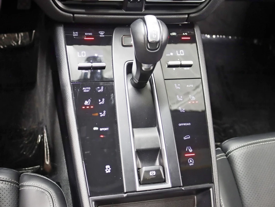2023 Porsche Macan - Image 21 of 21