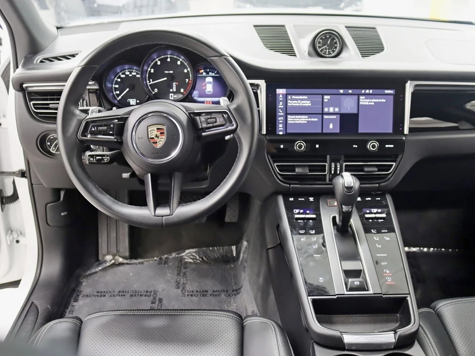 2023 Porsche Macan - Image 14 of 21