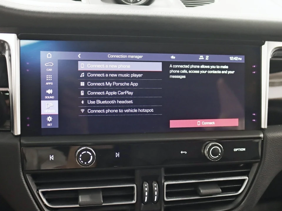 2023 Porsche Macan - Image 19 of 21