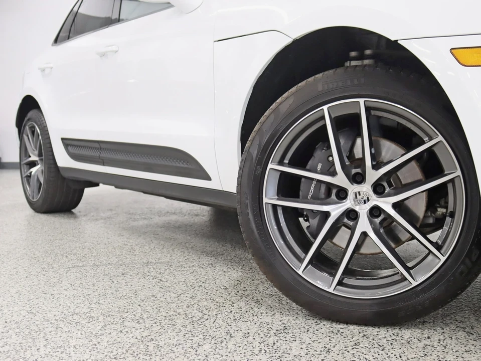2023 Porsche Macan - Image 4 of 21