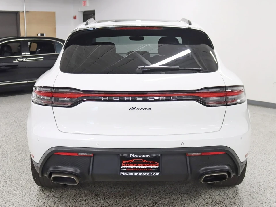 2023 Porsche Macan - Image 13 of 21