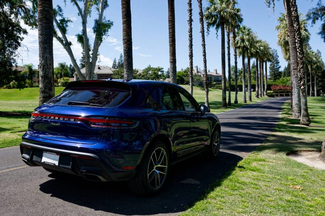 2023 Porsche Macan - Image 3 of 12