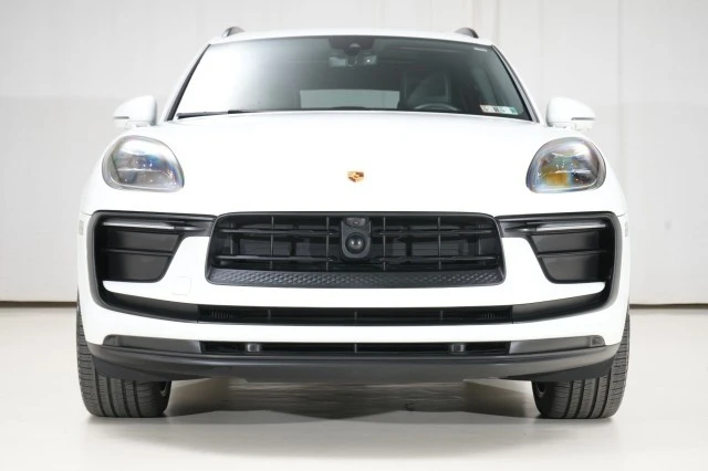 2023 Porsche Macan - Image 5 of 21
