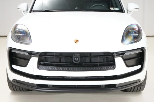 2023 Porsche Macan - Image 6 of 21
