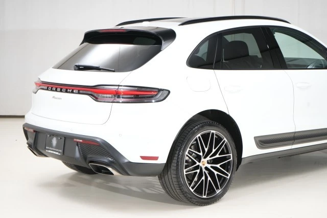2023 Porsche Macan - Image 13 of 21