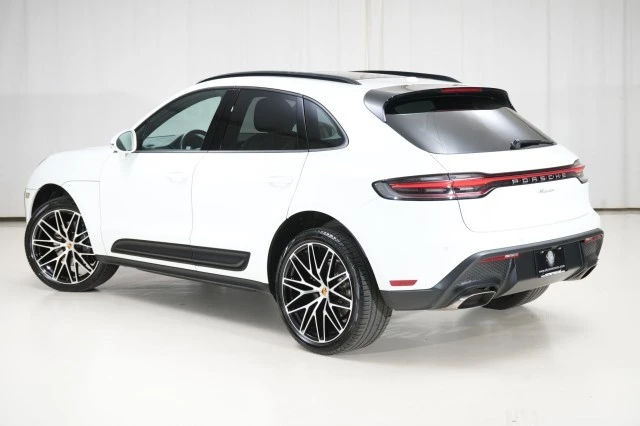 2023 Porsche Macan - Image 17 of 21
