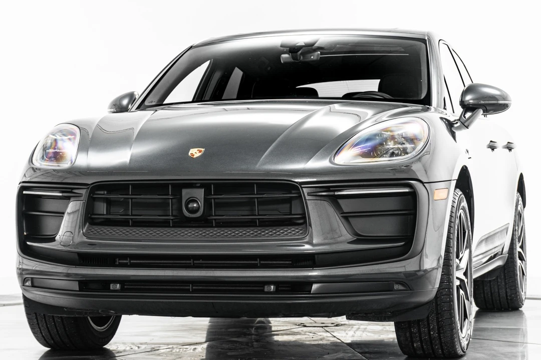 2023 Porsche Macan - Image 5 of 21