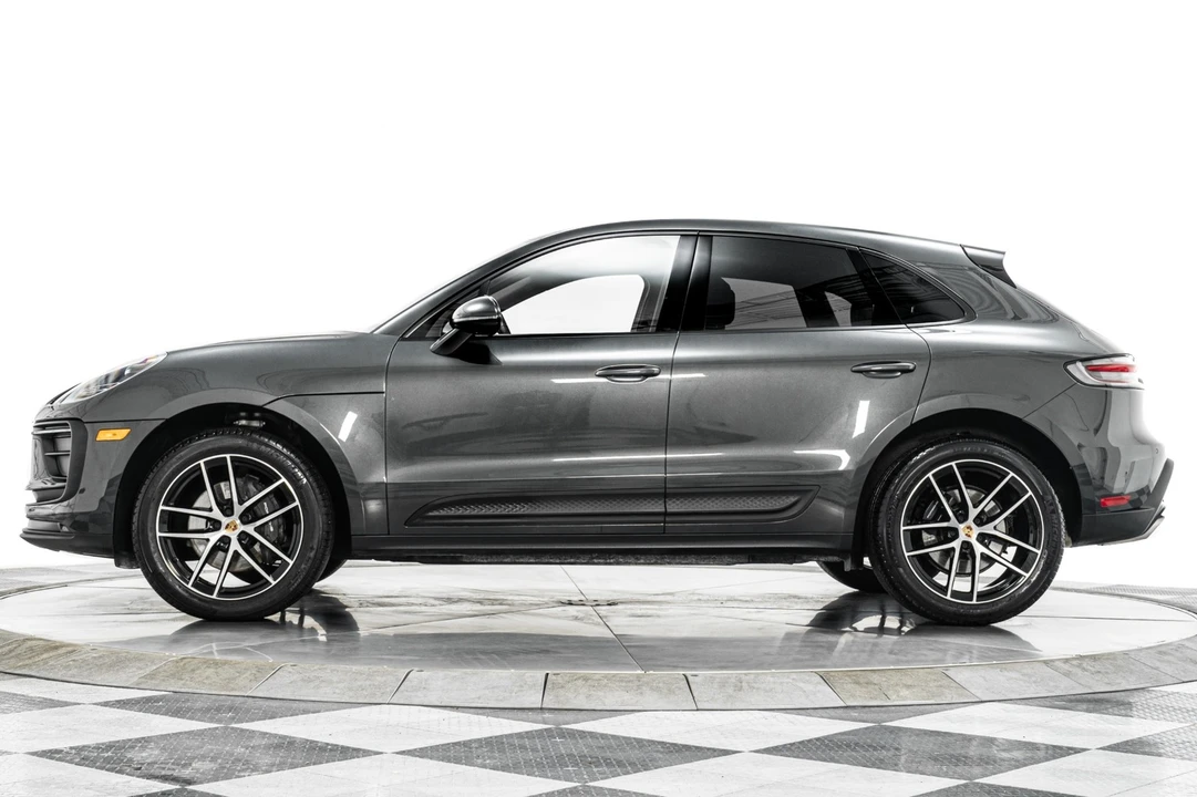 2023 Porsche Macan - Image 6 of 12