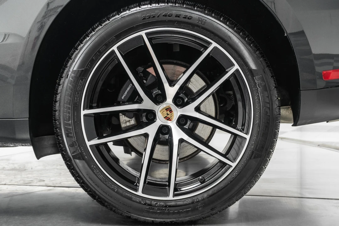 2023 Porsche Macan - Image 11 of 21