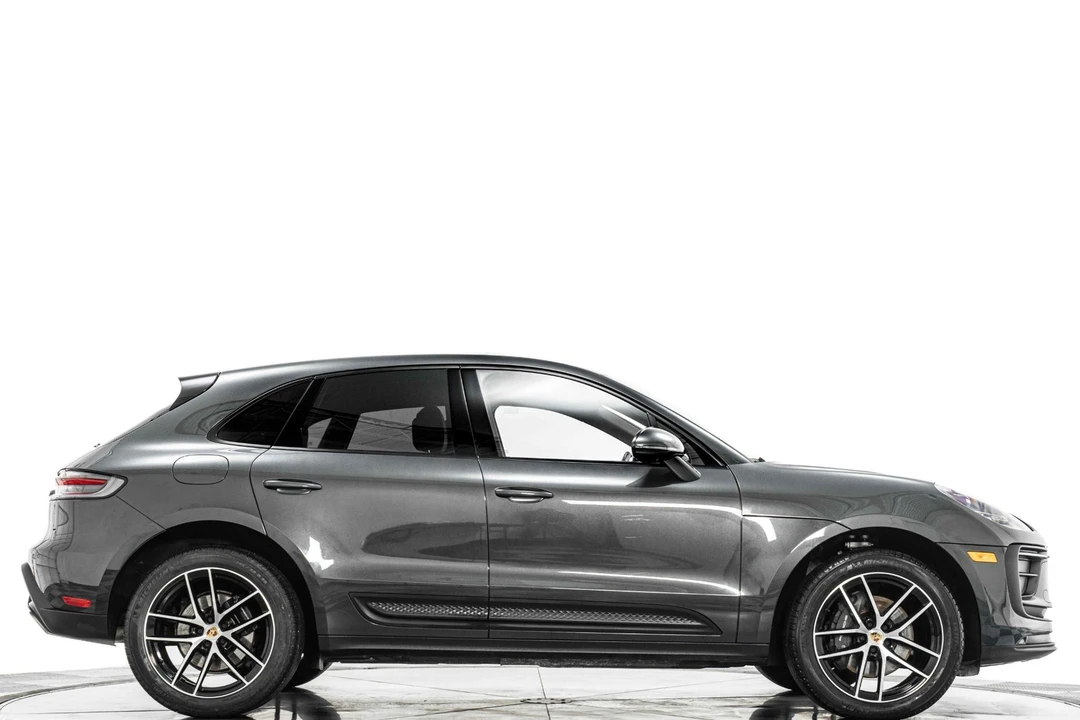 2023 Porsche Macan - Image 2 of 21