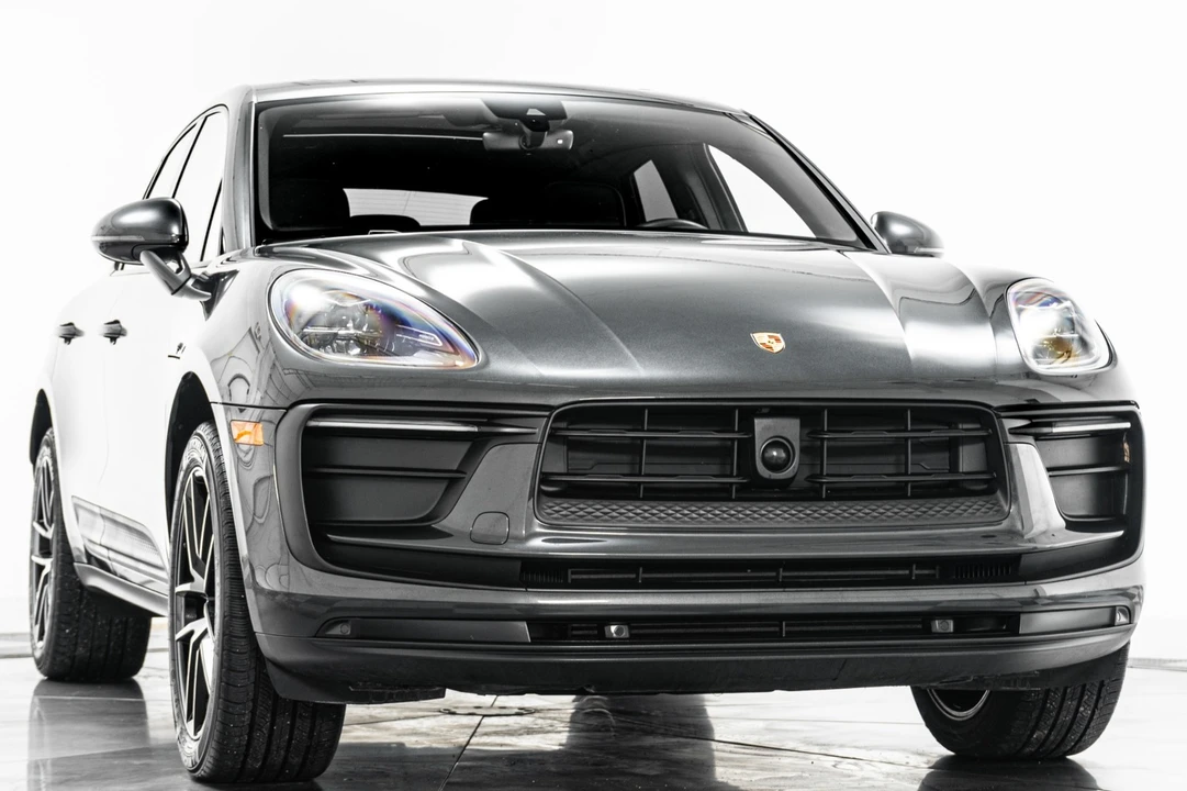 2023 Porsche Macan - Image 3 of 12