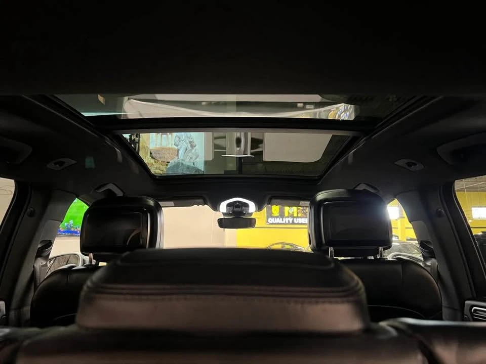 2023 Porsche Macan - Image 12 of 16