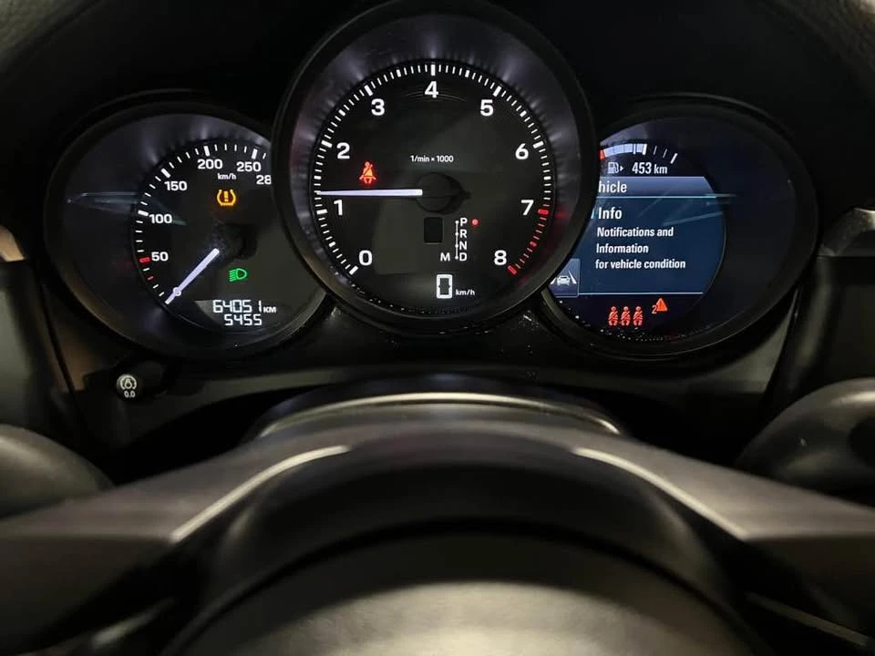 2023 Porsche Macan - Image 7 of 16