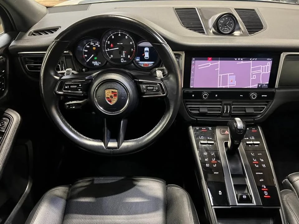 2023 Porsche Macan - Image 8 of 16