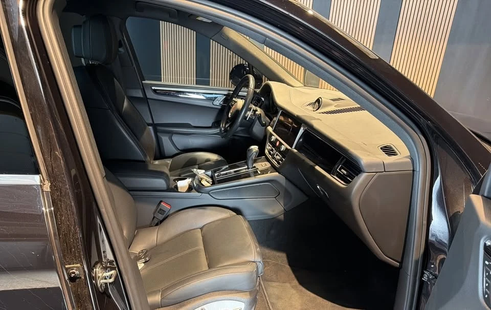 2023 Porsche Macan S - Image 9 of 11