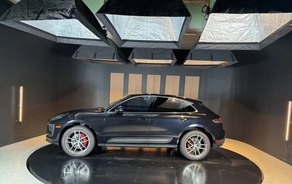 2023 Porsche Macan S - Image 2 of 11