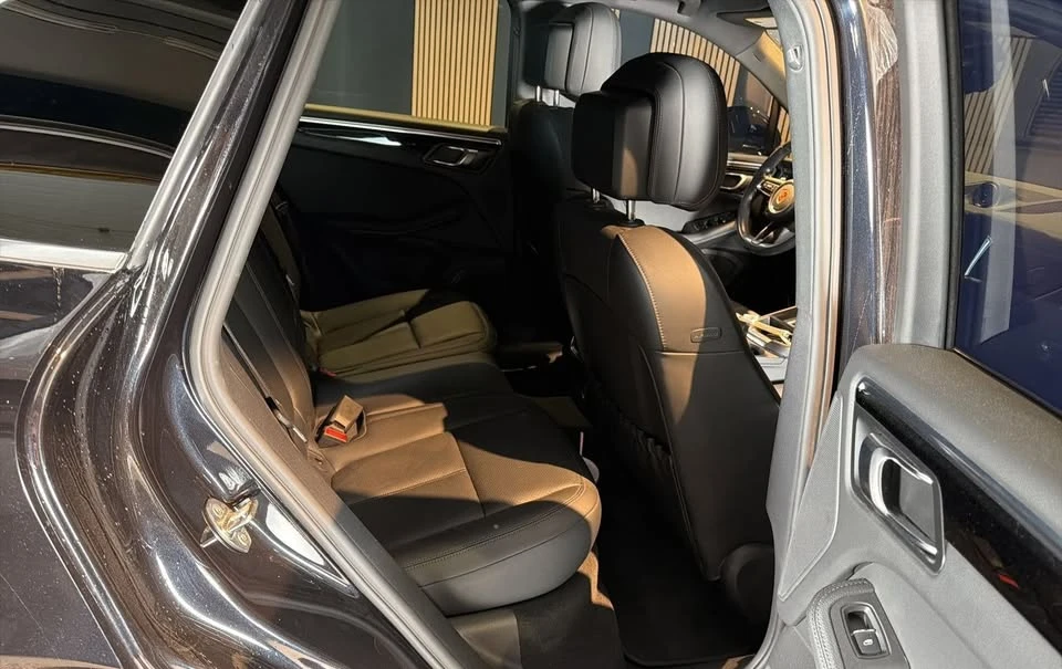 2023 Porsche Macan S - Image 10 of 11