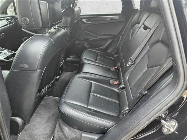 2023 Porsche Macan S - Image 18 of 19
