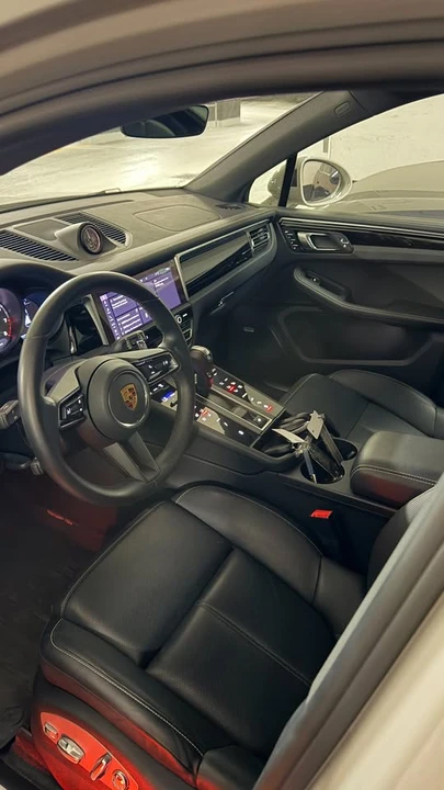 2023 Porsche Macan S - Image 4 of 5