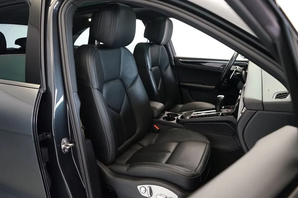 2023 Porsche Macan S - Image 10 of 20