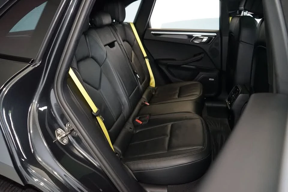 2023 Porsche Macan S - Image 19 of 20