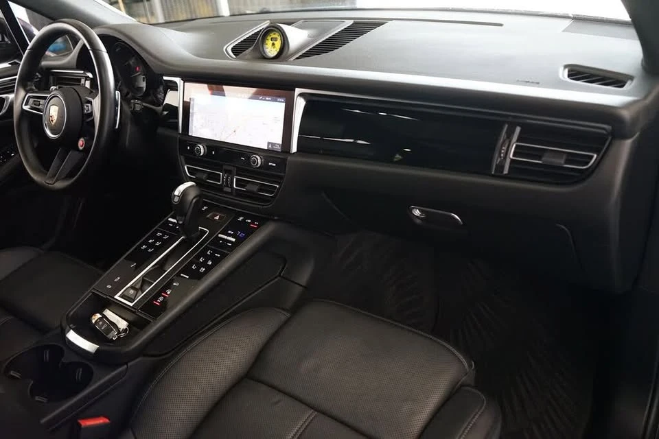 2023 Porsche Macan S - Image 11 of 20