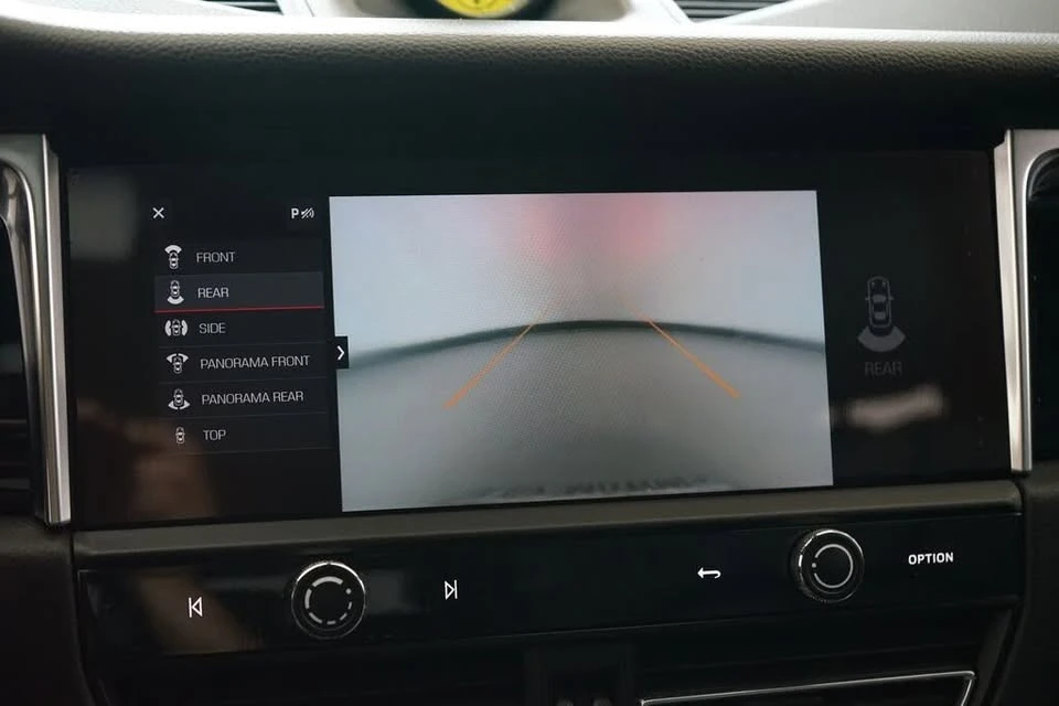2023 Porsche Macan S - Image 15 of 20