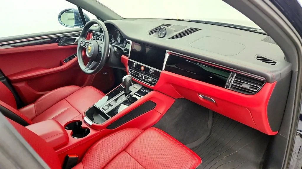 2023 Porsche Macan S - Image 25 of 27