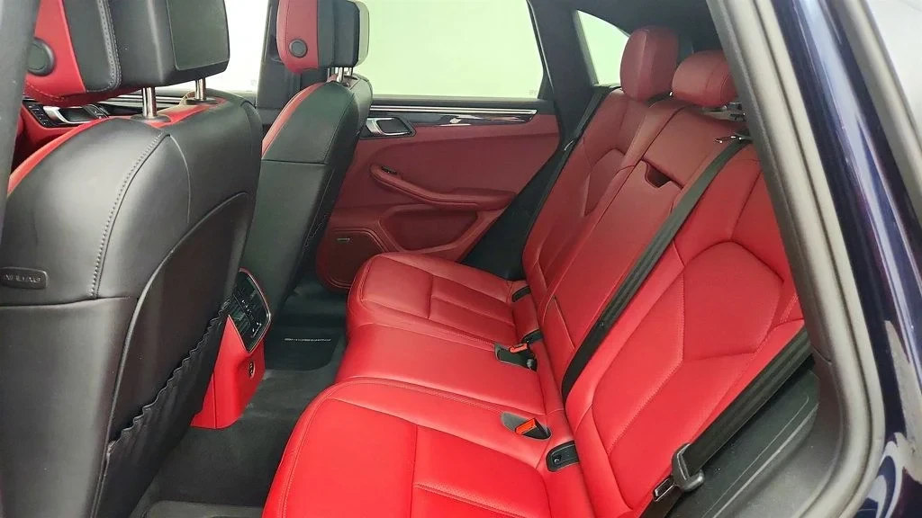 2023 Porsche Macan S - Image 21 of 27