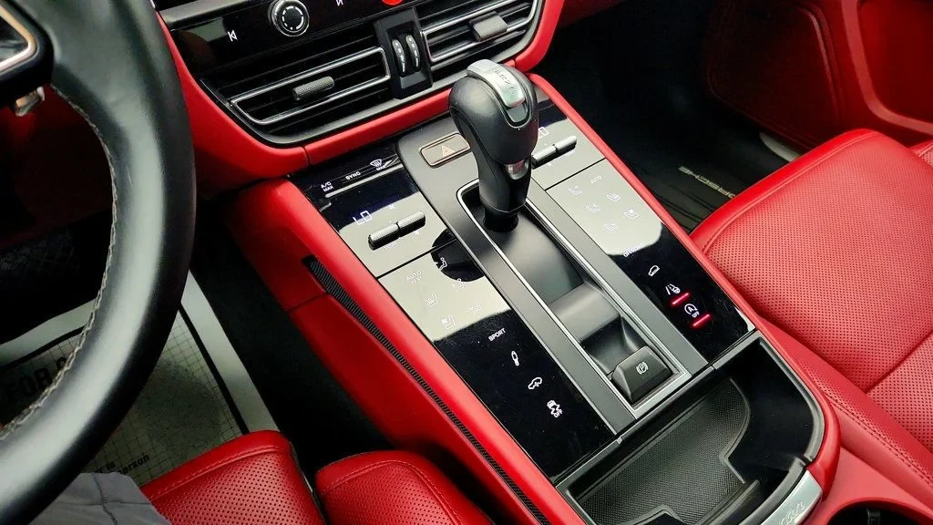 2023 Porsche Macan S - Image 17 of 27
