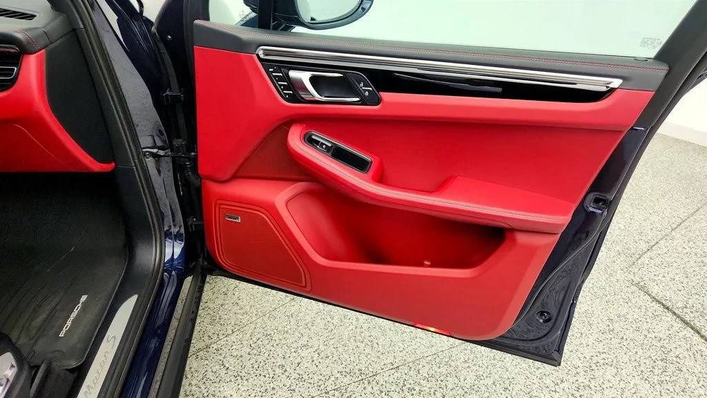 2023 Porsche Macan S - Image 26 of 27