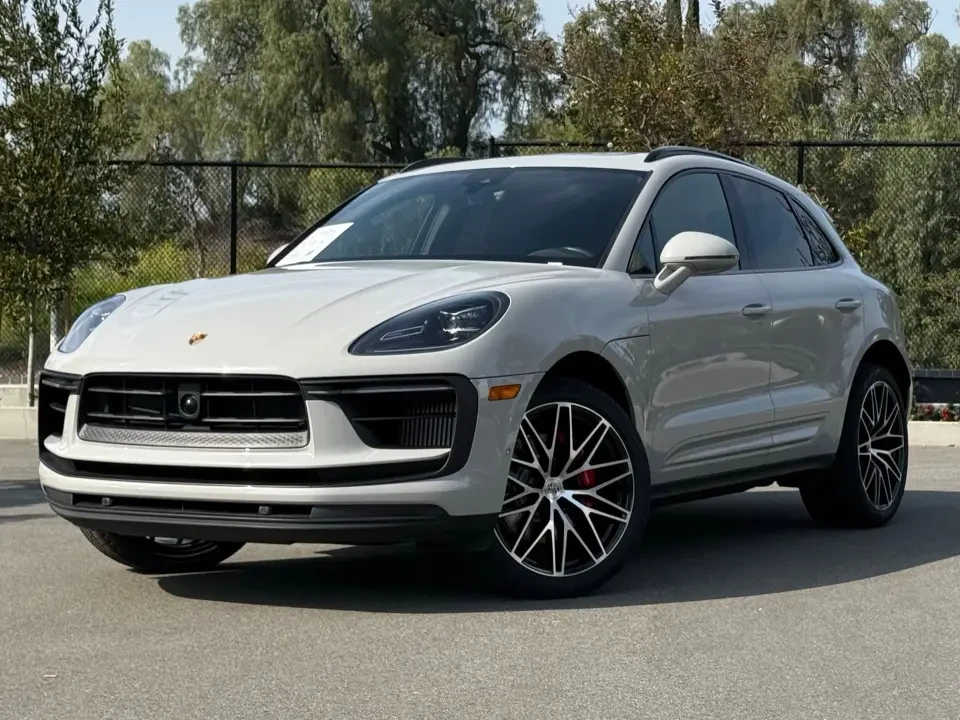2023 Porsche Macan S - Image 10 of 13