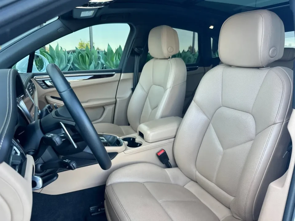 2023 Porsche Macan S - Image 5 of 10