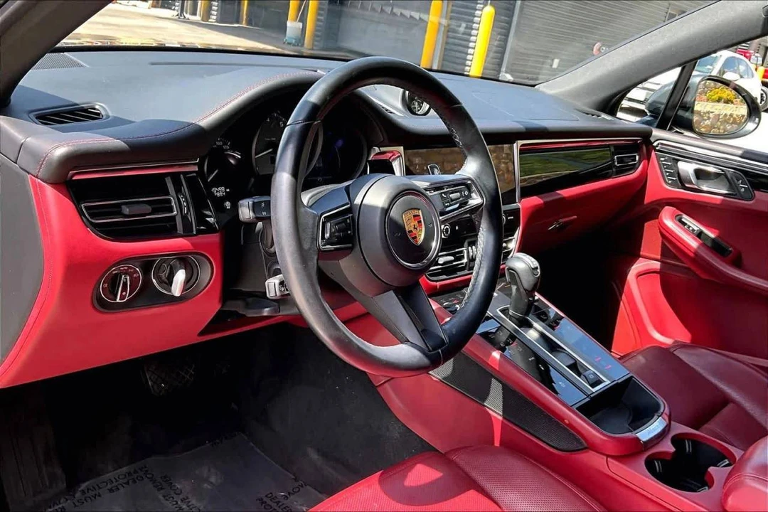 2023 Porsche Macan S - Image 4 of 5