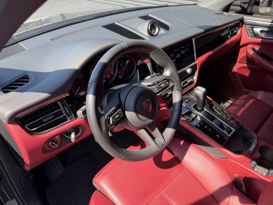 2023 Porsche Macan S - Image 4 of 5