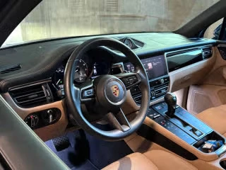 2023 Porsche Macan S - Image 25 of 31